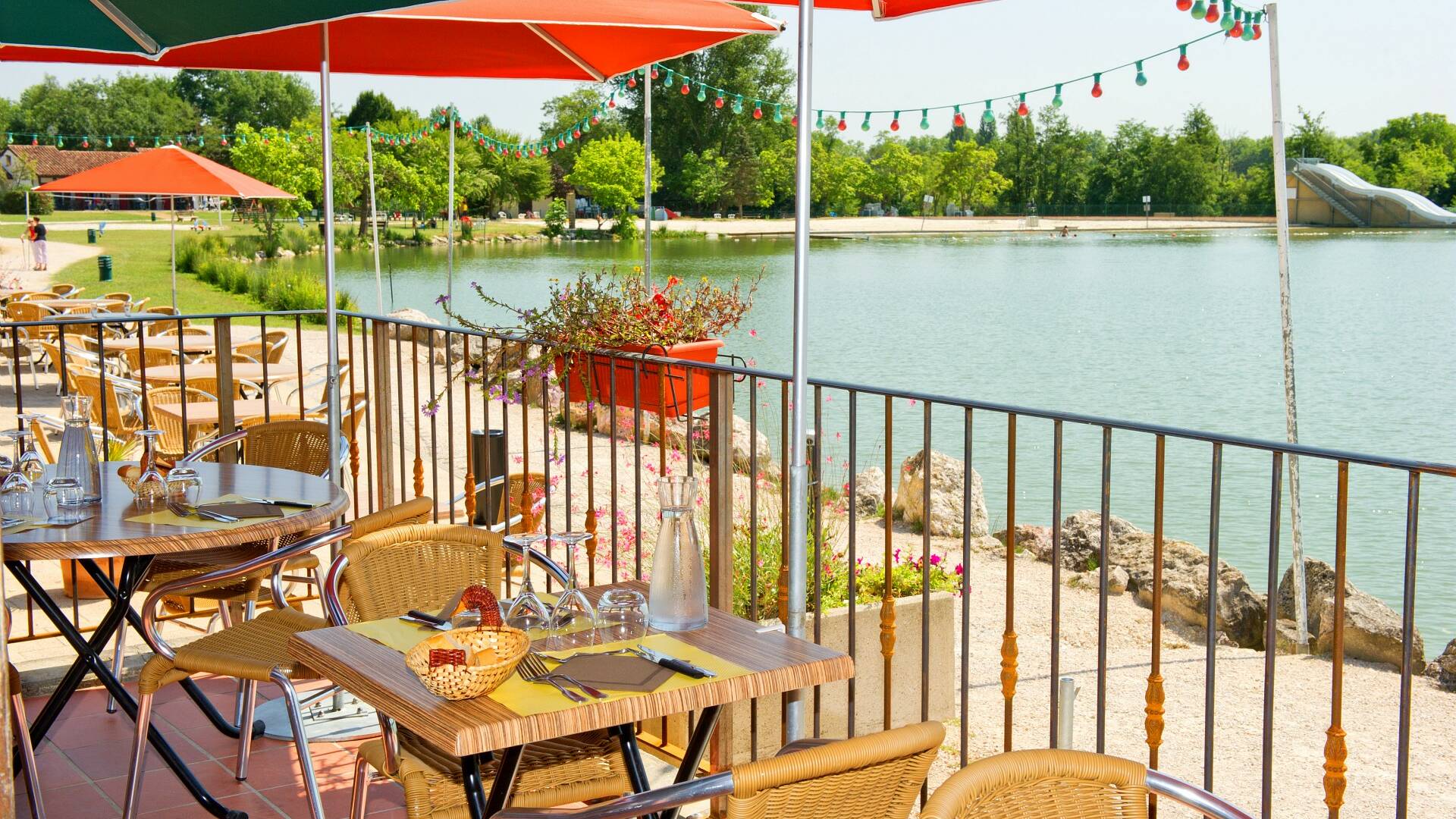 Terrasse et lac, Village de vacances, Club découverte *** Vacanciel Les Rivages, Samatan, Savès